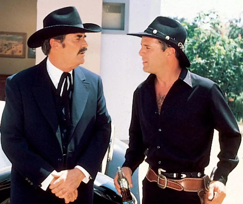 Sunset - A Stylish Buddy Mystery in Old Hollywood
