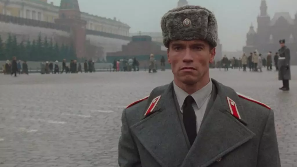 Red Heat - A Gritty, Cold War-Era Buddy-Cop Thriller