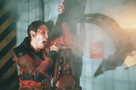 Virus - A Gritty Fusion of Nautical Horror & Cybernetic Terror