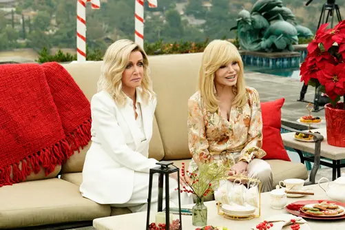 Ladies of the '80s: A Divas Christmas - Lifetime Holiday Hit