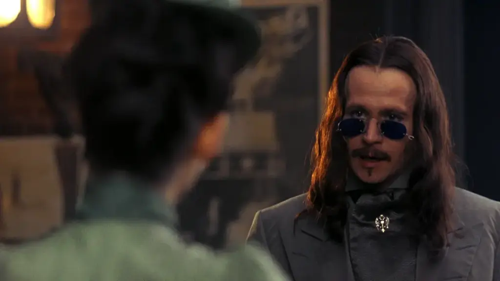 Dracula - A Sumptuous, Gothic Cinematic Masterpiece