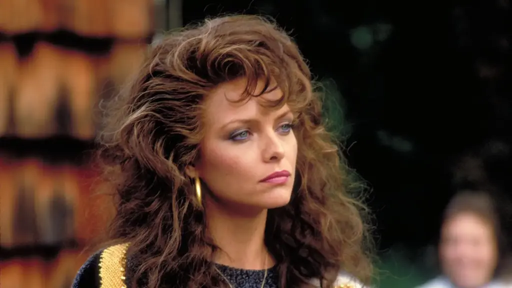 Married to the Mob - A Vibrant, Eccentric 1988 Screwball Comedy