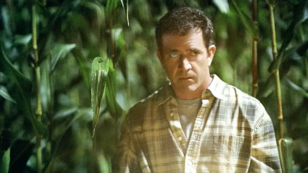 Signs - A Tense, Atmosphere-Driven Alien Invasion Masterpiece