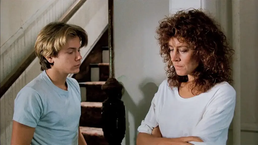 Running on Empty - A Moving, Heartbreaking Family Drama