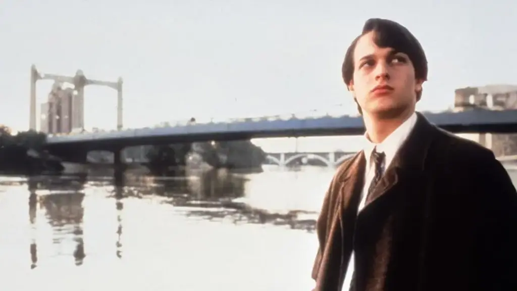 Crossing the Bridge - A Gripping Coming-of-Age Drama